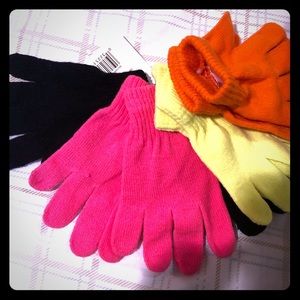 Girls 4 pack gloves set
